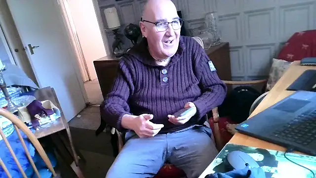 Adamdaddybear online show from 02-06-25, 02:04