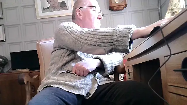 Adamdaddybear online show from 03-01-25, 01:40