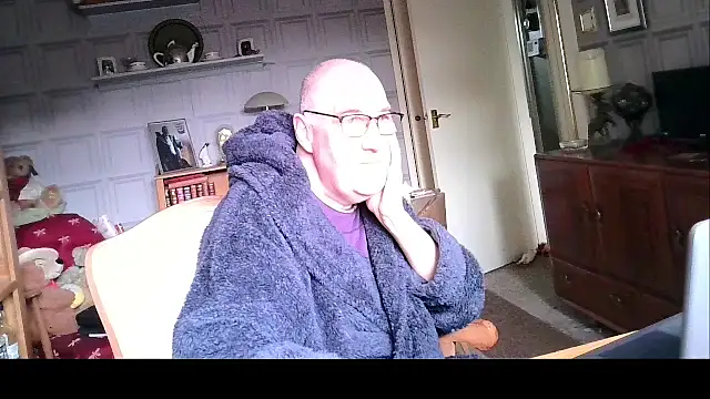 Adamdaddybear online show from 03-21-25, 09:01