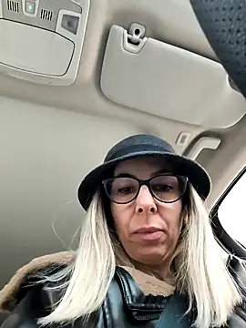 Snapshot of SukyGirl chatting on 12-21-24, 01:21 SukyGirl online show from 12-21-24, 01:21