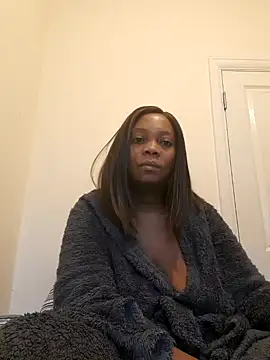 Snapshot of AfricanBeautyX chatting on 12-24-24, 02:12 AfricanBeautyX online show from 12-24-24, 02:12