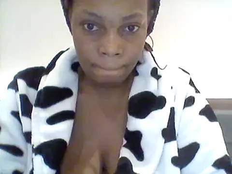 Snapshot of AfricanBeautyX chatting on 02-03-25, 01:19 AfricanBeautyX online show from 02-03-25, 01:19