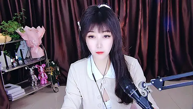 Snapshot of xiaoya666--baby chatting on 03-07-25, 02:04 xiaoya666--baby online show from 03-07-25, 02:04
