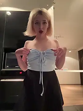 XMelissaX online show from 05-17-26, 09:33