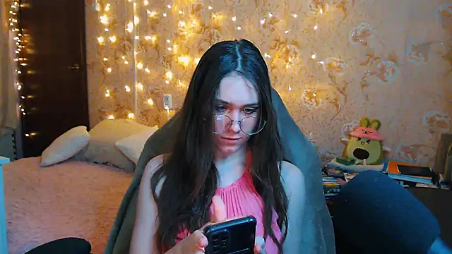 fluffy kitty  online show from 01-07-26, 07:27