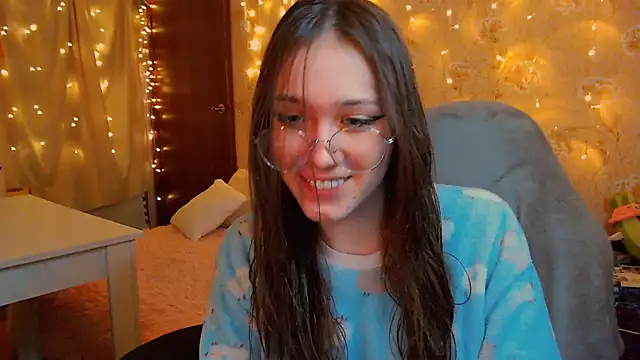 fluffy kitty  online show from 01-09-26, 09:49