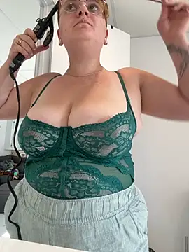 Sweetleeahxx online show from 09-12-25, 02:06