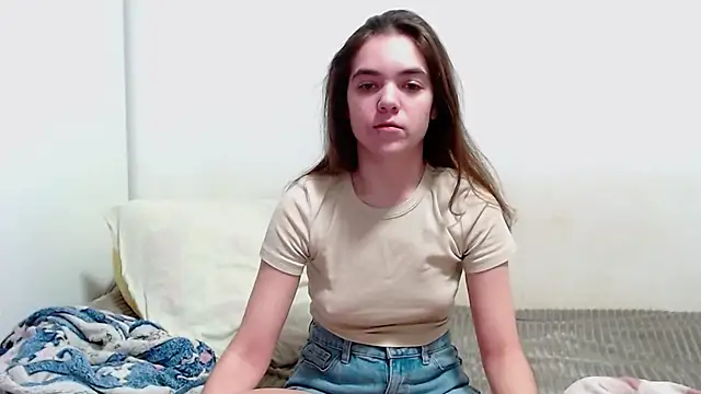 Snapshot of SallyMkn chatting on 12-15-24, 01:00 SallyMkn online show from 12-15-24, 01:00