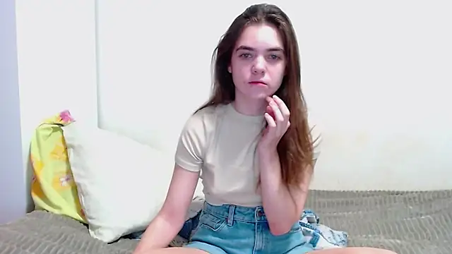 Snapshot of SallyMkn chatting on 12-17-24, 10:34 SallyMkn online show from 12-17-24, 10:34