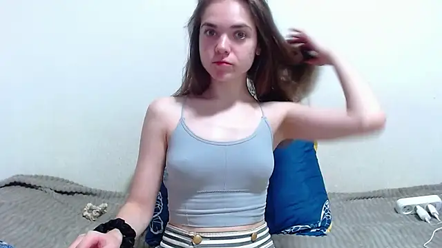 Snapshot of SallyMkn chatting on 09-10-25, 05:57 SallyMkn online show from 09-10-25, 05:57