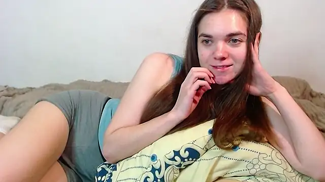 Snapshot of SallyMkn chatting on 11-22-25, 01:43 SallyMkn online show from 11-22-25, 01:43