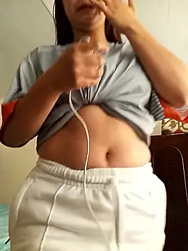 Snapshot of Sara_Brownx chatting on 01-08-26, 04:31 Sara Brownx online show from 01-08-26, 04:31