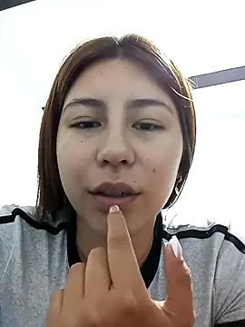 Snapshot of Sara_Brownx chatting on 04-21-26, 02:37 Sara Brownx online show from 04-21-26, 02:37