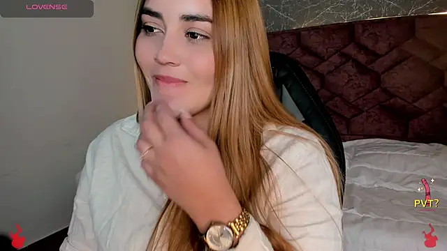 Snapshot of Lucia_star__ chatting on 12-12-24, 10:20 Lucia star online show from 12-12-24, 10:20