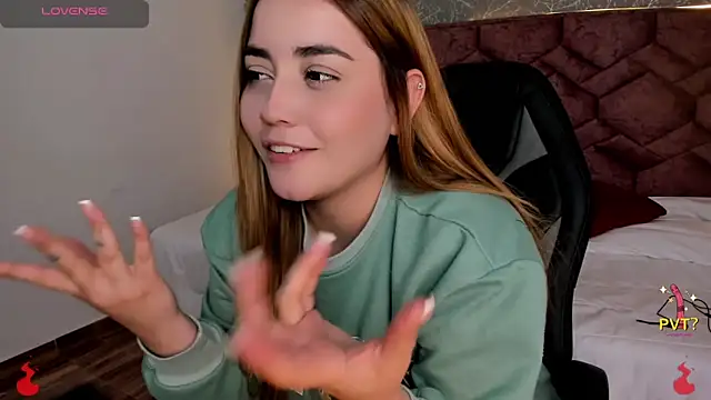 Snapshot of Lucia_star__ chatting on 12-13-24, 09:41 Lucia star online show from 12-13-24, 09:41