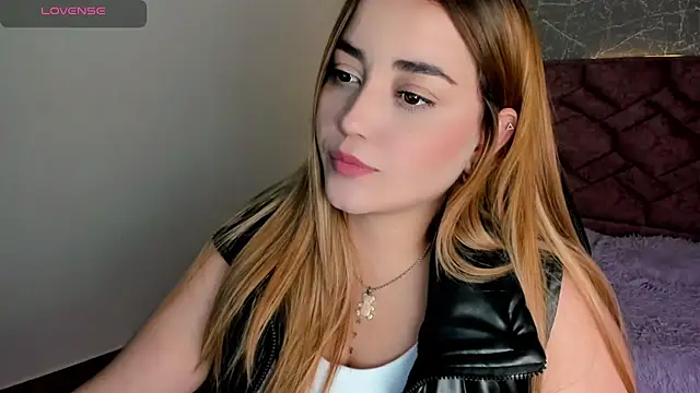 Snapshot of Lucia_star__ chatting on 12-28-24, 08:04 Lucia star online show from 12-28-24, 08:04