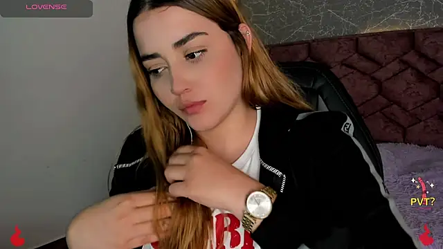 Snapshot of Lucia_star__ chatting on 01-02-25, 07:29 Lucia star online show from 01-02-25, 07:29