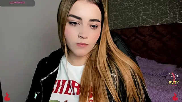 Snapshot of Lucia_star__ chatting on 01-17-25, 06:12 Lucia star online show from 01-17-25, 06:12