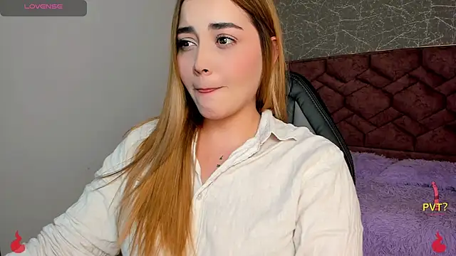 Snapshot of Lucia_star__ chatting on 01-20-25, 07:14 Lucia star online show from 01-20-25, 07:14