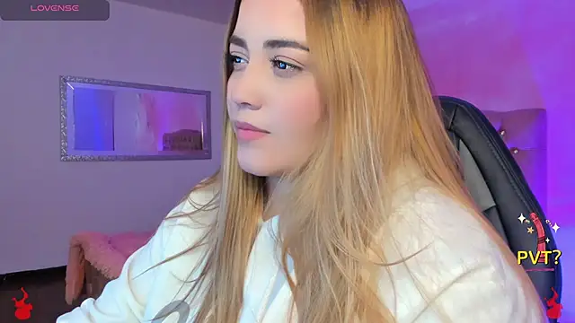 Snapshot of Lucia_star__ chatting on 02-07-25, 03:55 Lucia star online show from 02-07-25, 03:55