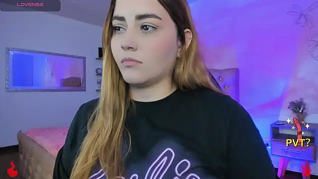 Snapshot of Lucia_star__ chatting on 02-14-25, 05:30 Lucia star online show from 02-14-25, 05:30