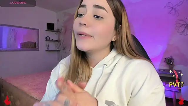 Snapshot of Lucia_star__ chatting on 02-18-25, 05:42 Lucia star online show from 02-18-25, 05:42