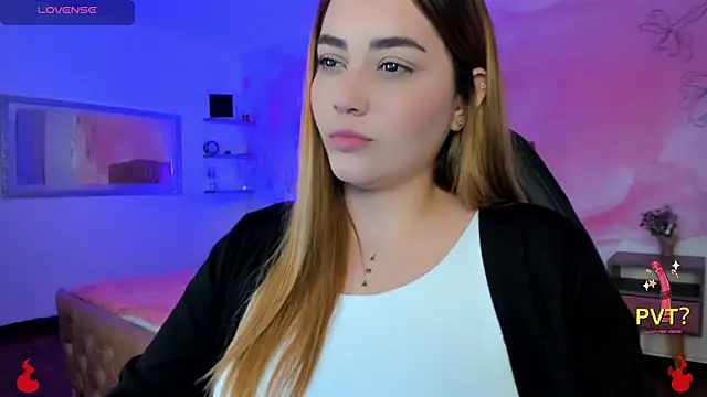 Snapshot of Lucia_star__ chatting on 02-20-25, 03:45 Lucia star online show from 02-20-25, 03:45