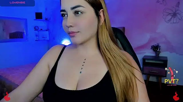 Snapshot of Lucia_star__ chatting on 03-04-25, 03:22 Lucia star online show from 03-04-25, 03:22