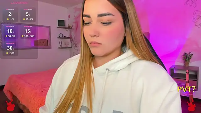 Snapshot of Lucia_star__ chatting on 03-18-25, 03:09 Lucia star online show from 03-18-25, 03:09