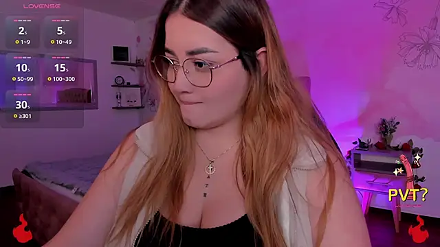 Snapshot of Lucia_star__ chatting on 03-21-25, 02:39 Lucia star online show from 03-21-25, 02:39