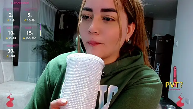 Snapshot of Lucia_star__ chatting on 11-14-25, 01:15 Lucia star online show from 11-14-25, 01:15