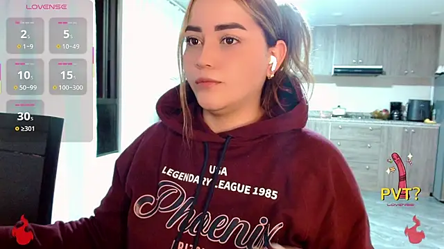 Snapshot of Lucia_star__ chatting on 11-18-25, 01:55 Lucia star online show from 11-18-25, 01:55