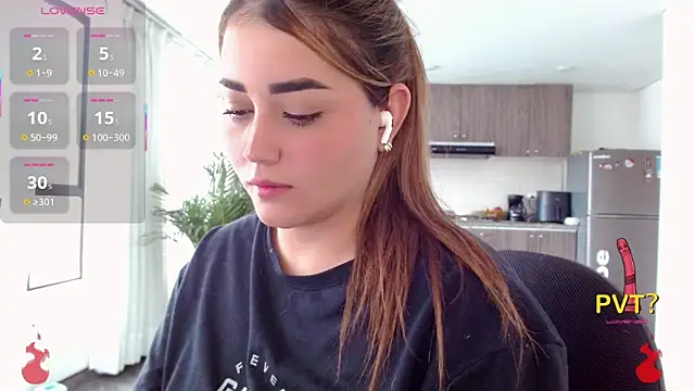 Snapshot of Lucia_star__ chatting on 11-21-25, 05:22 Lucia star online show from 11-21-25, 05:22