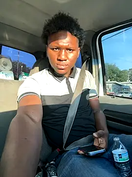 Snapshot of Festivitiesking1 chatting on 09-18-25, 12:29 Festivitiesking1 online show from 09-18-25, 12:29