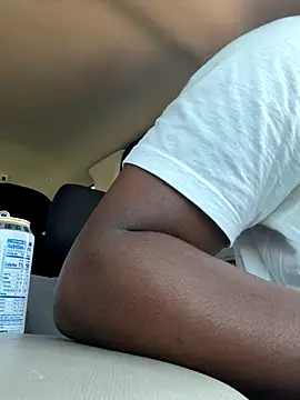 Snapshot of Festivitiesking1 chatting on 10-04-25, 07:01 Festivitiesking1 online show from 10-04-25, 07:01