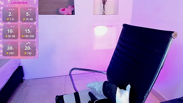 Snapshot of IvyBliss8 chatting on 02-23-25, 03:18 IvyBliss8 online show from 02-23-25, 03:18