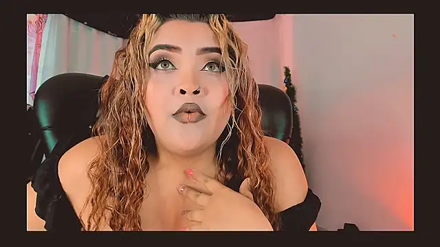 Agatha humidity online show from 03-18-25, 08:48