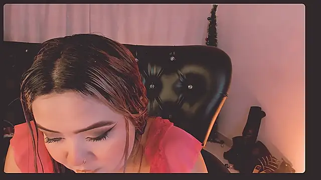 Agatha humidity online show from 03-22-25, 04:14