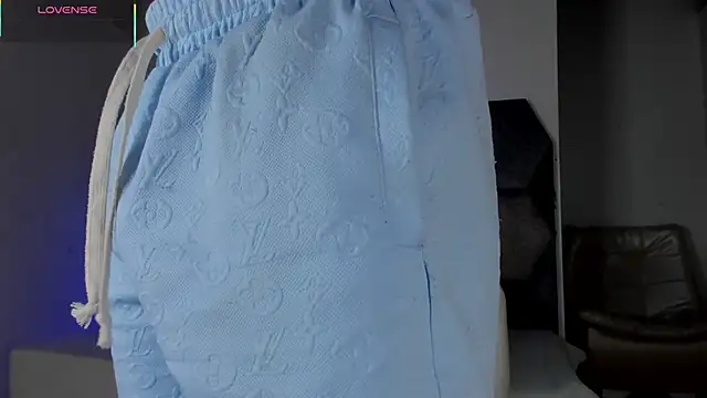 Latrellx7 online show from 04-15-26, 04:08