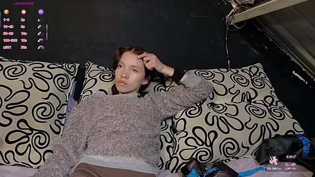 sweetdam12 online show from 10-31-25, 08:10