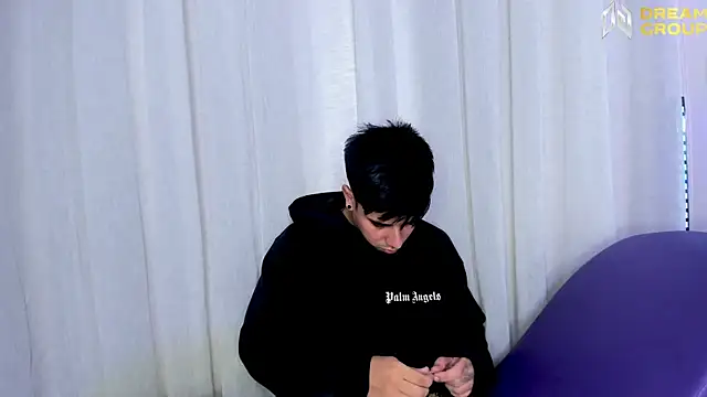 Snapshot of Yourslust_ chatting on 10-27-25, 08:13 Yourslust online show from 10-27-25, 08:13