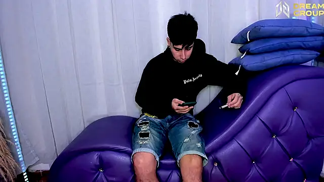 Snapshot of Yourslust_ chatting on 10-31-25, 10:00 Yourslust online show from 10-31-25, 10:00