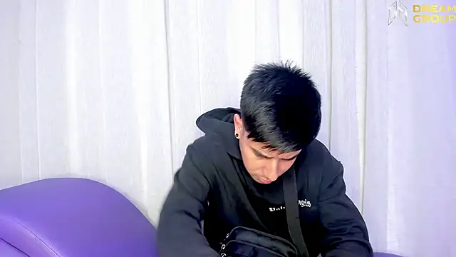 Snapshot of Yourslust_ chatting on 11-02-25, 01:24 Yourslust online show from 11-02-25, 01:24