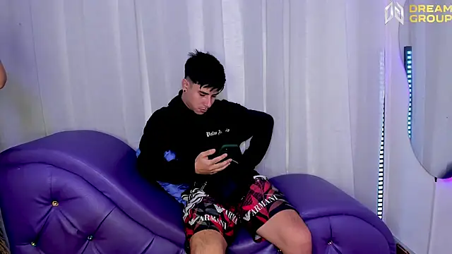 Snapshot of Yourslust_ chatting on 11-03-25, 01:34 Yourslust online show from 11-03-25, 01:34