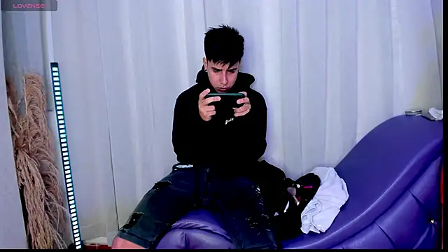 Snapshot of Yourslust_ chatting on 11-20-25, 07:35 Yourslust online show from 11-20-25, 07:35