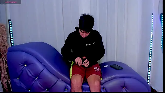 Snapshot of Yourslust_ chatting on 11-22-25, 01:21 Yourslust online show from 11-22-25, 01:21