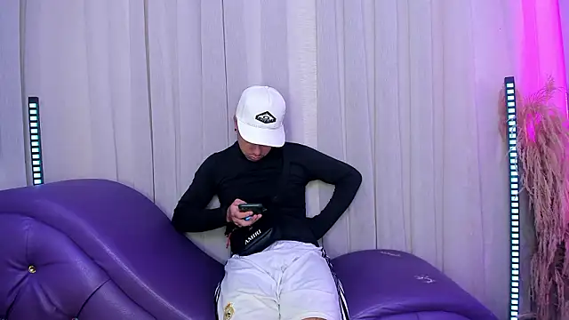 Yourslust  online show from 02-08-26, 12:08