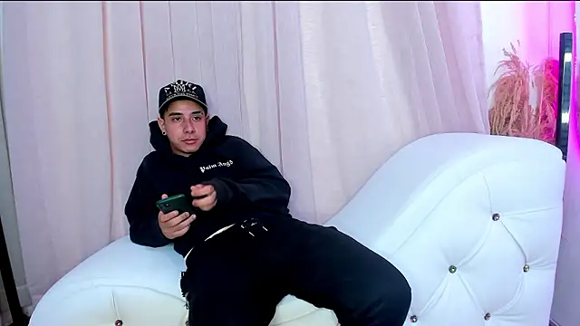 Yourslust  online show from 03-21-26, 02:05