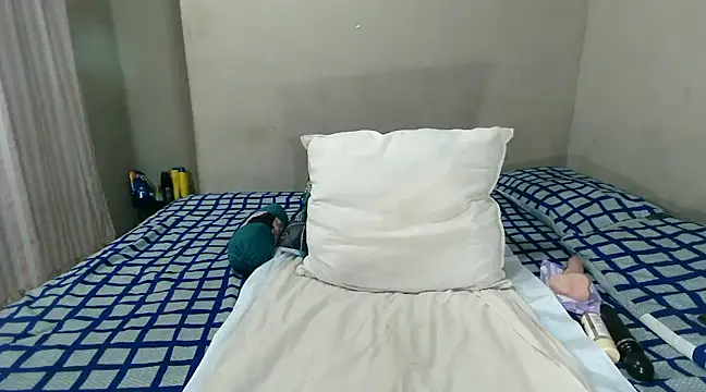 Snapshot of WetwetPussy31 chatting on 01-17-25, 07:16 WetwetPussy31 online show from 01-17-25, 07:16
