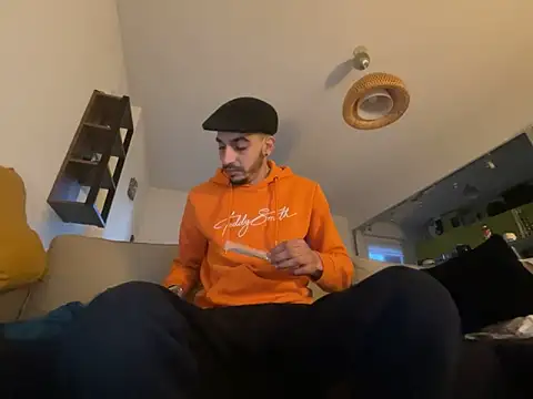 Rebeu313 online show from 01-27-25, 05:15